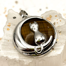 Load image into Gallery viewer, Tiger Eye Talking to the Moon Cat Charm
