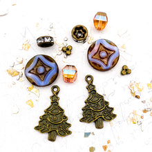 Load image into Gallery viewer, Candie&#39;s Twinkling Tree Earring Kit
