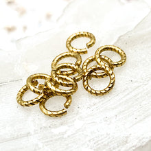 Load image into Gallery viewer, 5mm Antique Gold Twisted Jump Rings - 10pcs
