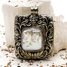 Load image into Gallery viewer, Pearl Nepal Pendant
