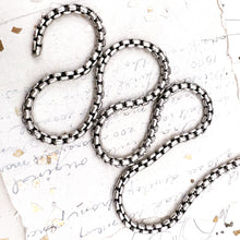Load image into Gallery viewer, Antique Silver Venetian Box Chain - 1 Foot
