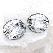 Load image into Gallery viewer, 20mm Silver Patina Round Checkerboard Crystal Link Pair
