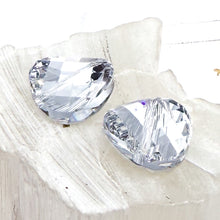 Load image into Gallery viewer, 14mm Crystal Comet Argent Light Twist Bead - 2pcs
