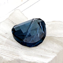 Load image into Gallery viewer, 18mm Denim Blue Austrian Crystal Twist Bead
