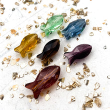 Load image into Gallery viewer, Rainbow Premium Austrian Crystal Fish Bead Set - 6pcs
