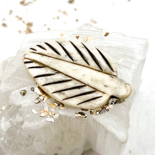Load image into Gallery viewer, Natural Etched Leaf Bead
