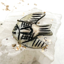 Load image into Gallery viewer, Stained Etched Angel Fish Bead
