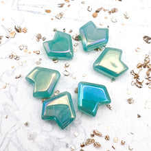 Load image into Gallery viewer, Minty Chevron Beads - 6 Pcs
