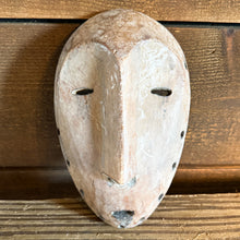 Load image into Gallery viewer, Handmade African Mask 14 - Tucson Find

