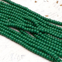 Load image into Gallery viewer, 8/0 Gracious &amp; Green Seed Bead Hank
