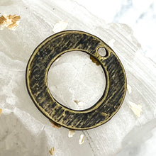 Load image into Gallery viewer, 23mm Antique Bronze Plated Circle Metal Charm
