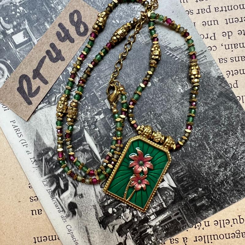 Shorter Flower Necklace - Paris Find