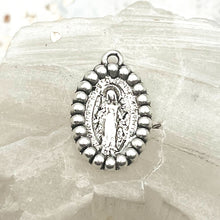 Load image into Gallery viewer, Antique Silver Miraculous Mary Dotted Oval Pendant
