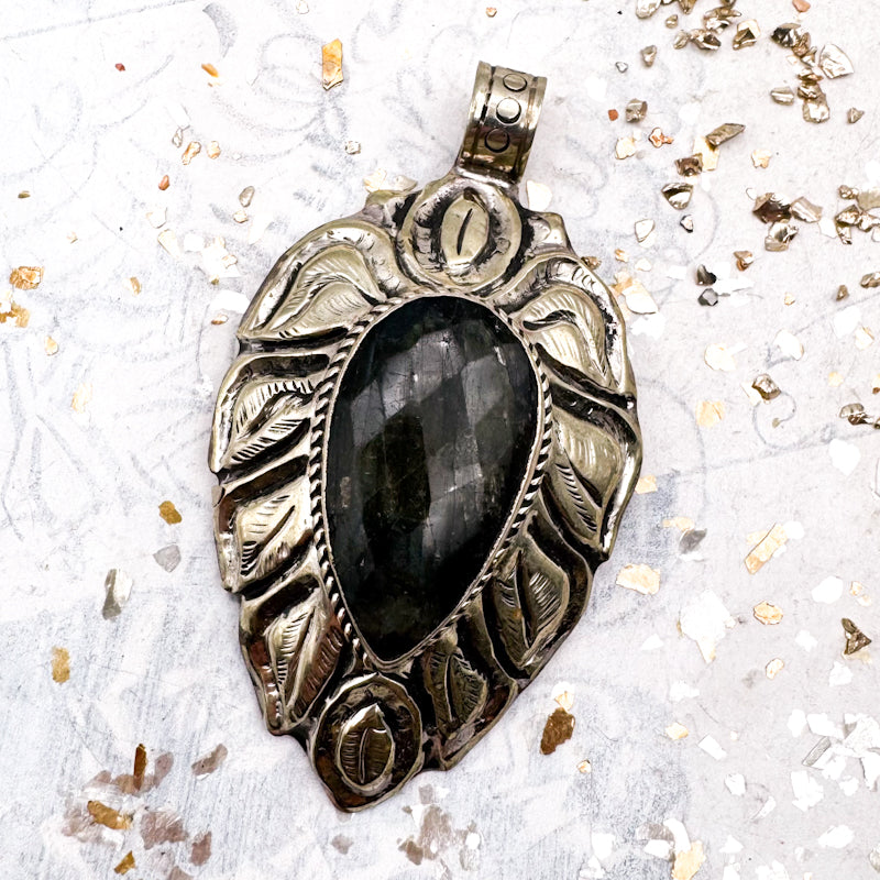 Labradorite Drop Nepal Pendant