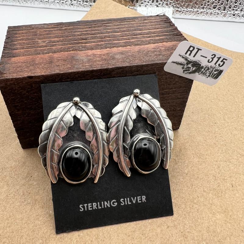 Onyx Earring Pair - Vegas Find