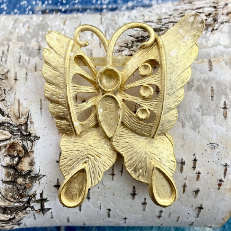 Doorbuster - Butterfly Waiting for Sparkle Pin