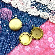 Load image into Gallery viewer, Vintage Locket Pair
