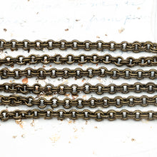 Load image into Gallery viewer, Antique Brass Double Link Chain - 3 Feet
