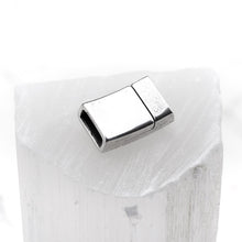 Load image into Gallery viewer, 10mm Arrow Magnetic Clasp for Flat Leather
