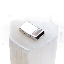 Load image into Gallery viewer, 10mm Slick Silver Magnetic Clasp for Flat Leather
