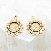 Load image into Gallery viewer, 22mm Antique Gold Sunflower with Bezel Charm Pair
