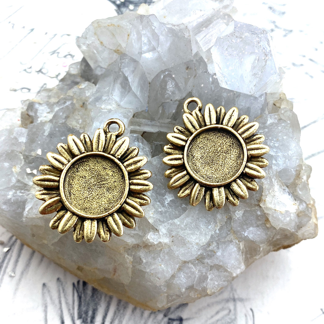 28mm Antique Gold Aster with Bezel Charm Pair