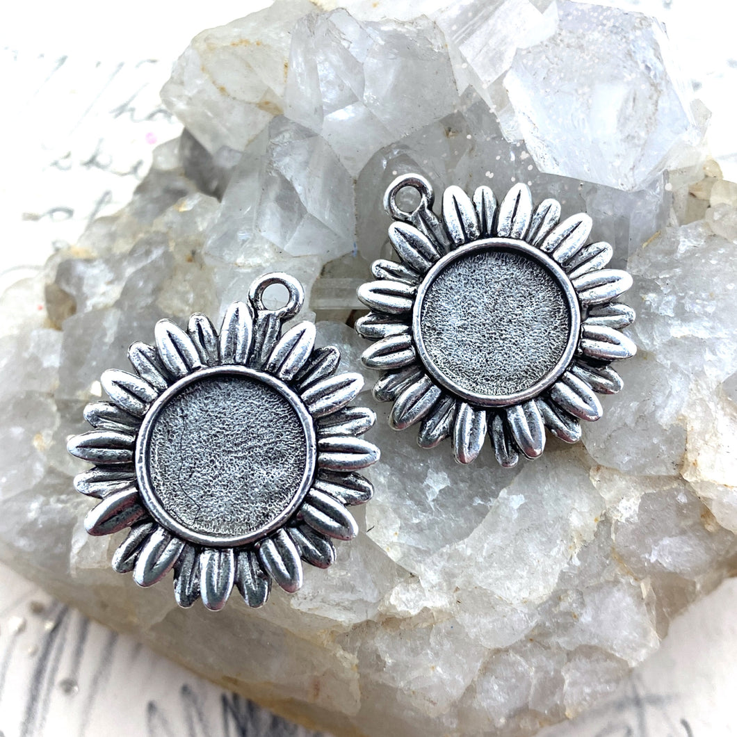 28mm Antique Silver Aster with Bezel Charm Pair