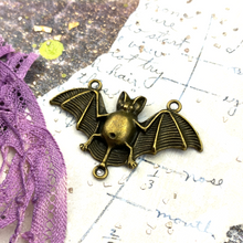 Load image into Gallery viewer, Antique Brass Bat Link Pendant
