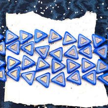 Load image into Gallery viewer, Blue and Gold Triangle Bead Strand
