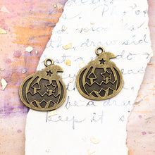 Load image into Gallery viewer, 23mm Spooky Jack-O&#39;-Lantern Antique Bronze Charm Pair
