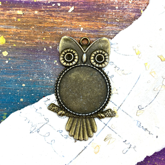 55mm Whoo Dis? Antique Brass Owl Bezel Charm