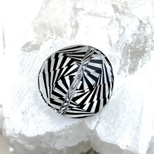 Load image into Gallery viewer, 18mm Spiral Crystal Twist Bead
