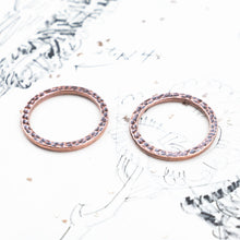 Load image into Gallery viewer, 25mm Antique Copper Large Hammered Hoop Pair
